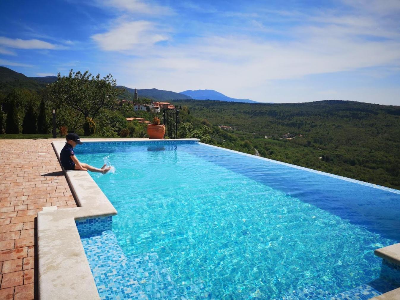 Home Andrea With Infinity Salty Pool Roč Extérieur photo